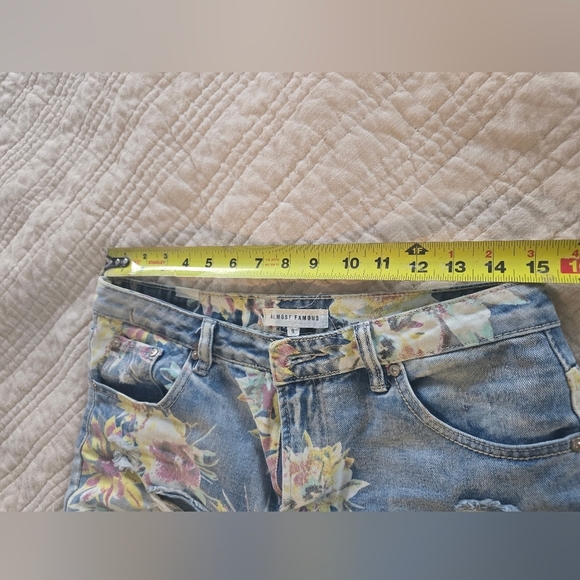 Almost Famous Floral Distressed Jean Shorts - Picture 4 of 4